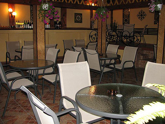 Poza Antique Restaurant si Cafenea